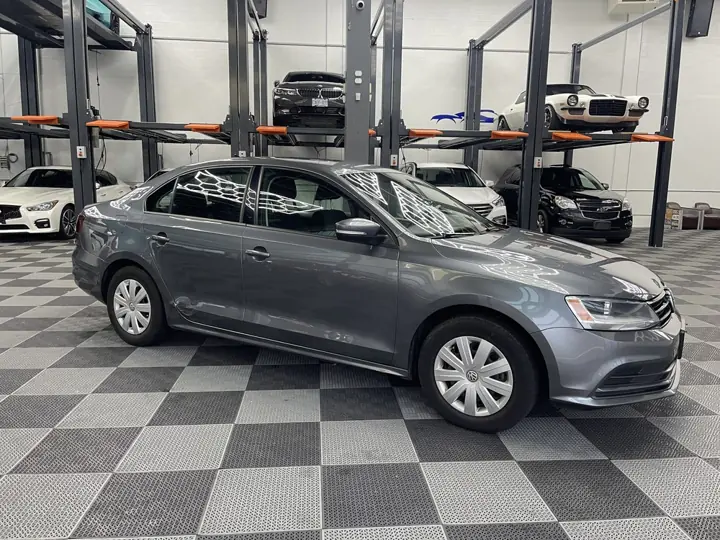 2016 Volkswagen Jetta, grey